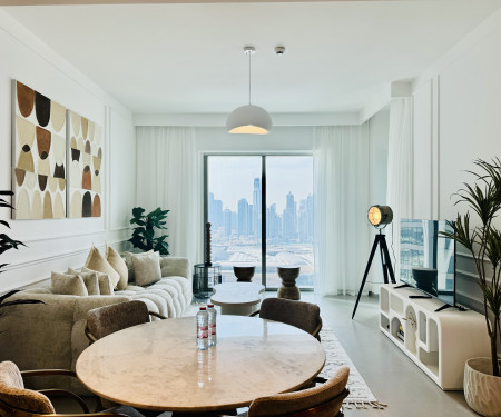 Chic 2-BR |Burj Views| Direct Access To Dubai Mall