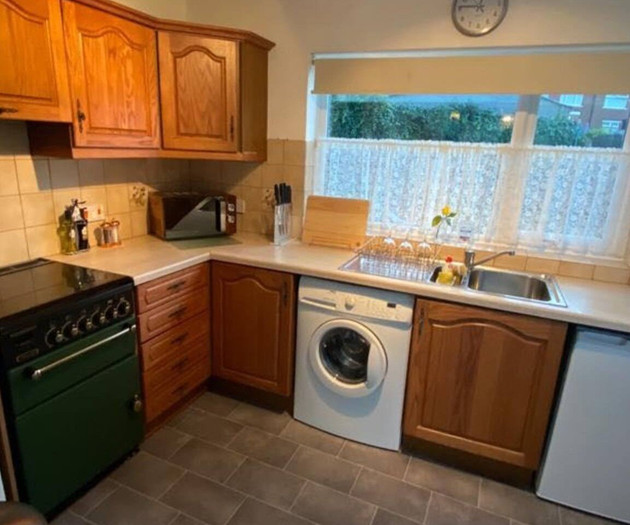 Comfortable 4 Bedroom House in Doncaster