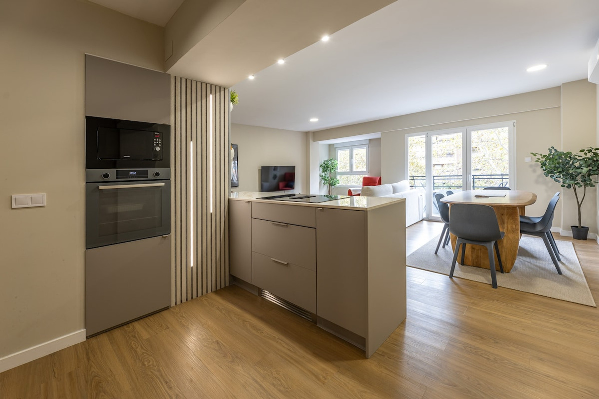 Full kitchen image 1