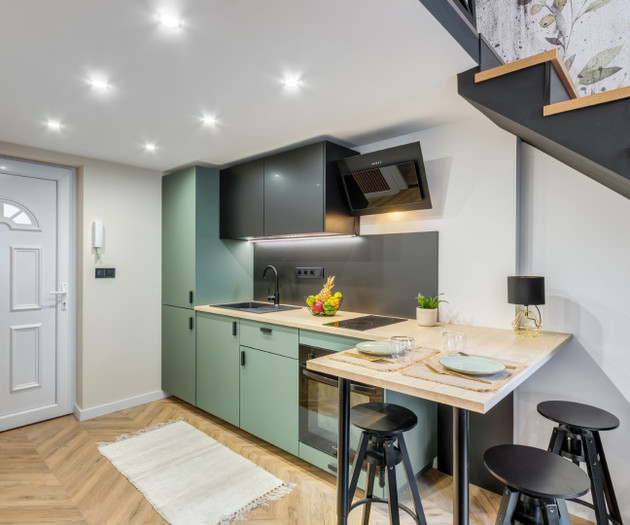 RK Apartment | A/C | Quiet | Central