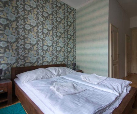 Great room near city centre with private bathroom