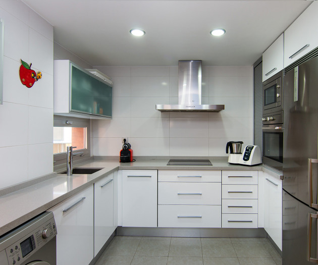 Full apartment conveniently located, 3+ months