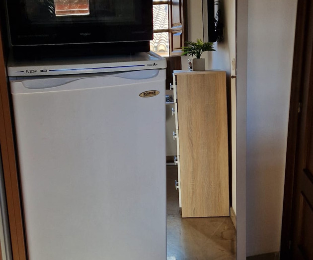 ACOGEDORA HABITACIÓN LUMINOSA Y TRANQUIL