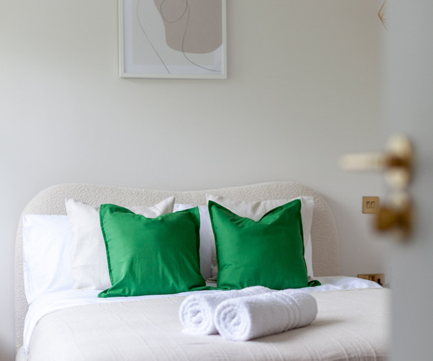 Chic and Classy 2BR Penthouse w/ Parking, 6 Guests