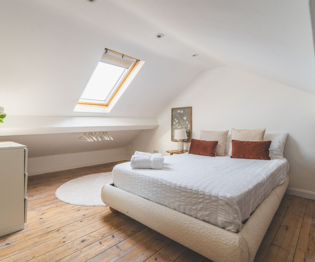 Minimalistic 2 Bed close by Central line | Parking