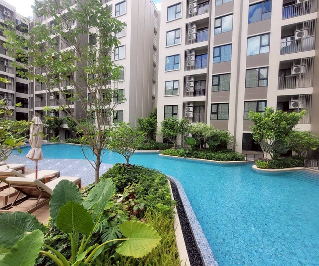 Modern Brand New 2 Bedrooms Condo at quiet corner