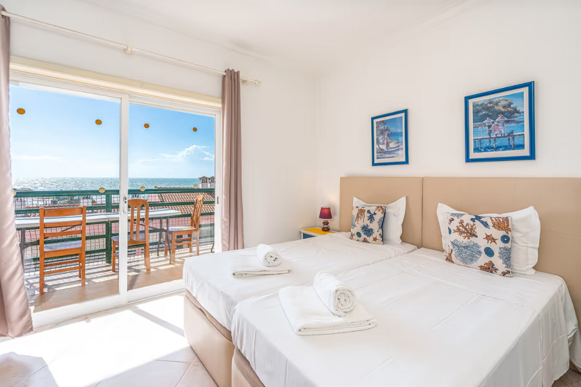Twin bedroom with sea view balcony