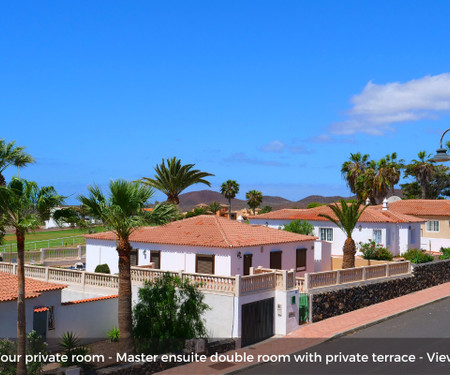 Coliving Villa with pool in sunny island - Master Ensuite