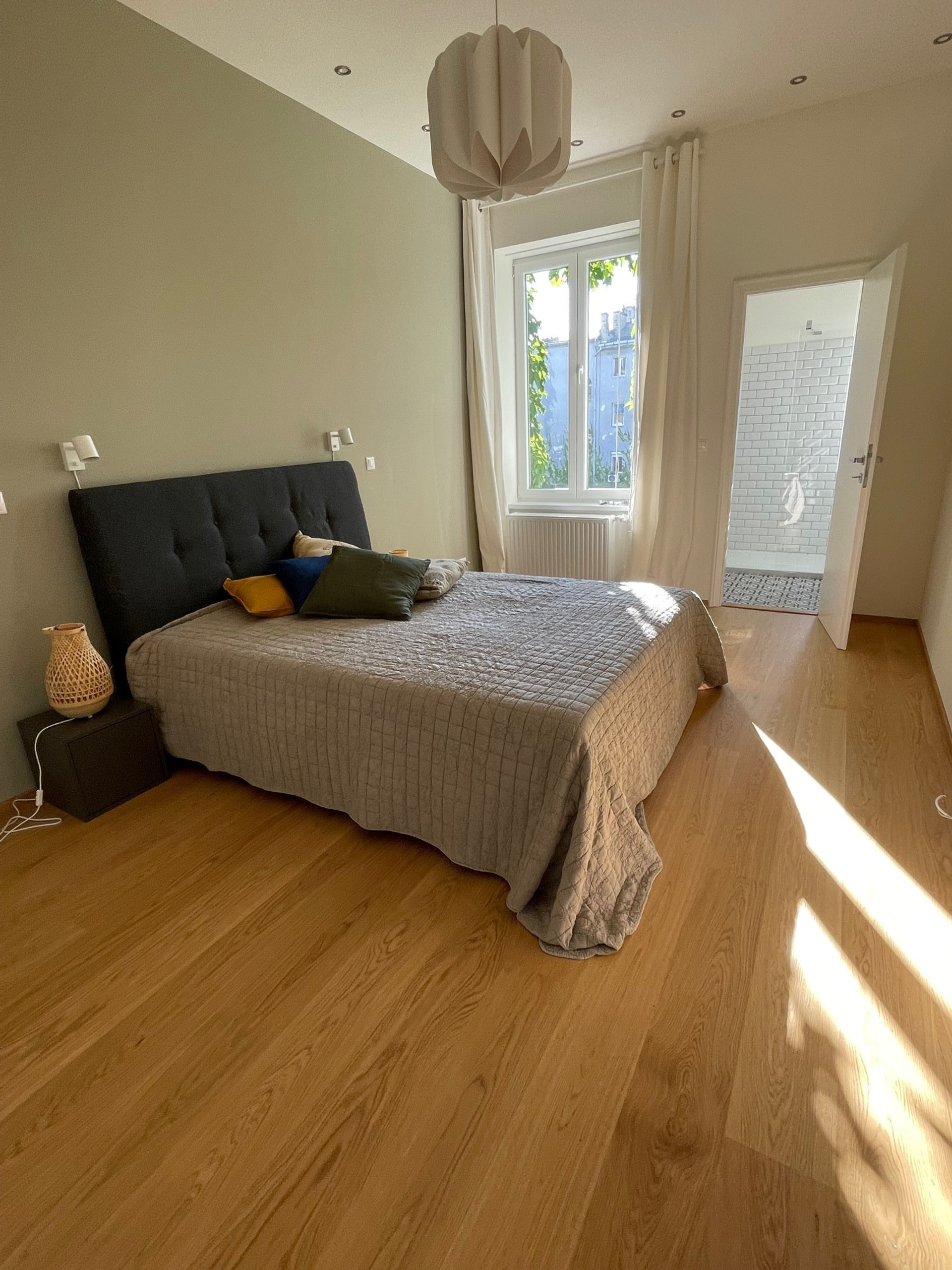 Bed room 