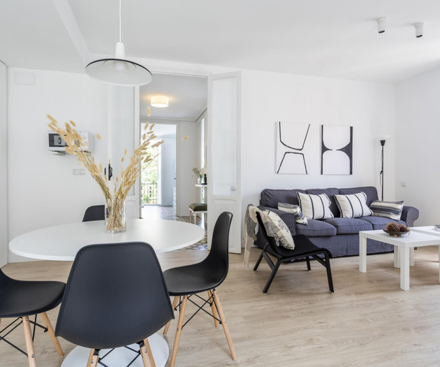 CHARMING AND BRIGHT, CITY OF ARTS · SEASONAL RENTA