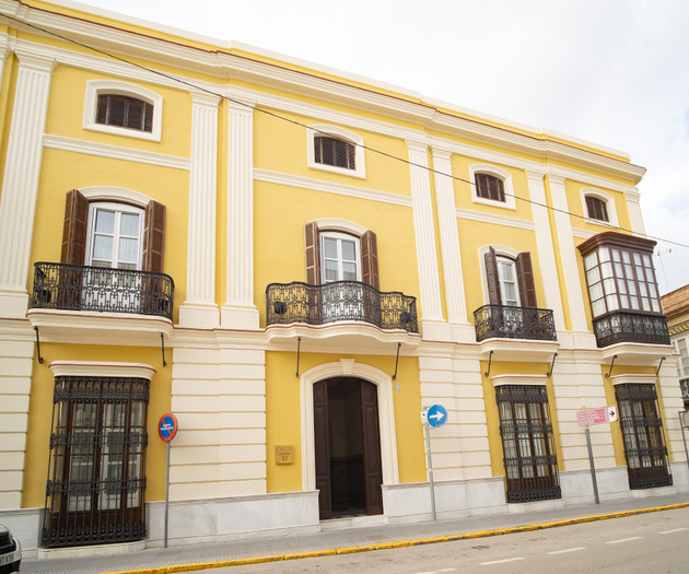 Renovated Palace by the beach in Cadiz