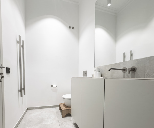 Your Lisbon Oasis: 3-Bed Apartment with Pool & Out