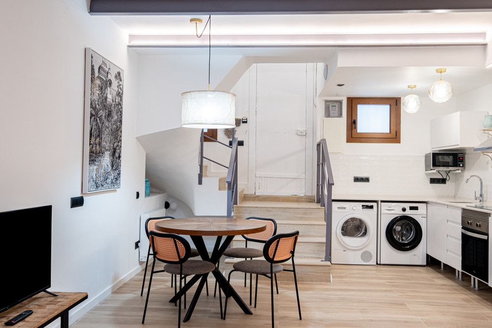 Monthly Amazing 2 bedroom duplex in les corts preview