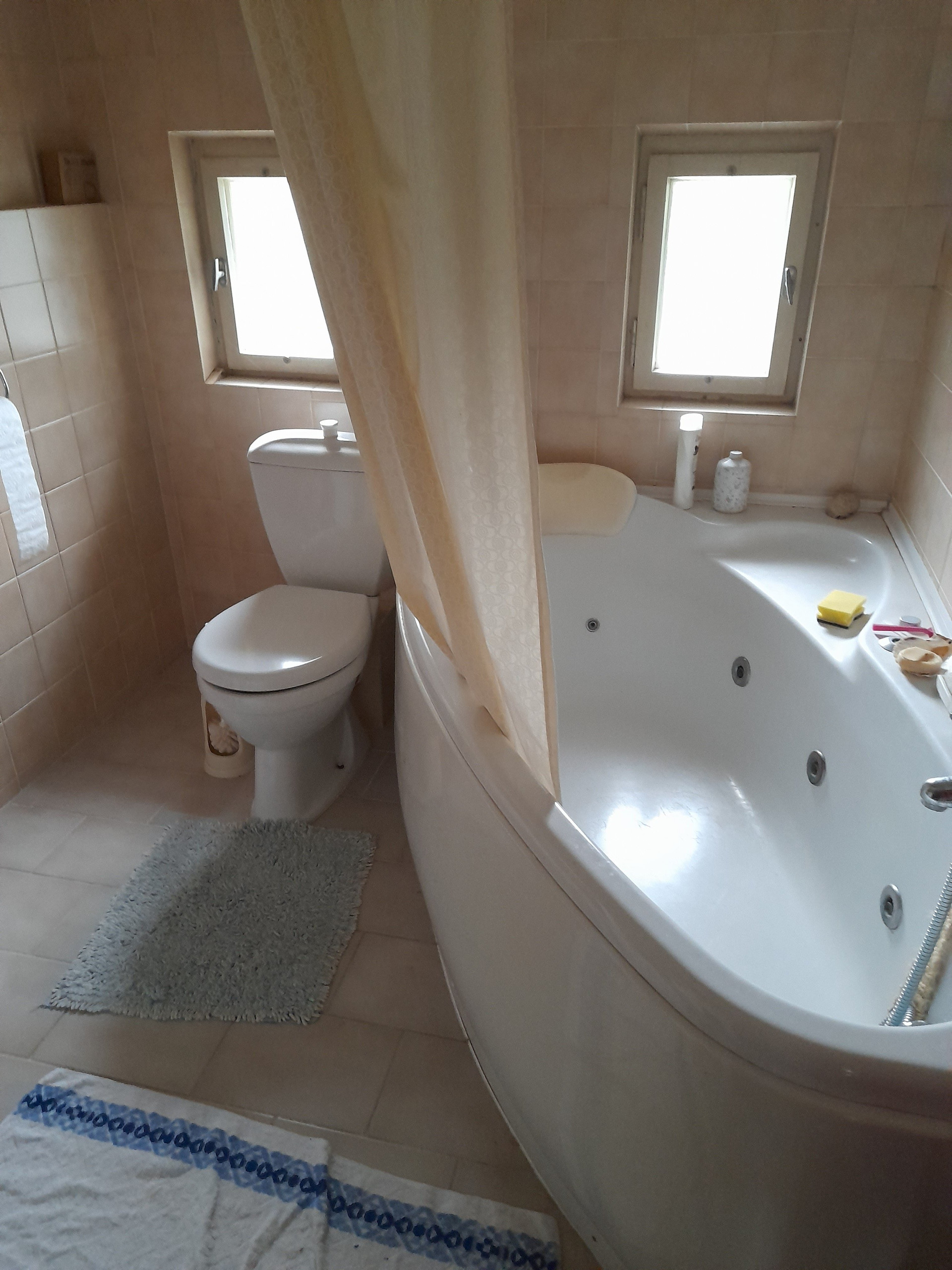 Bathroom with jacuzzi tub