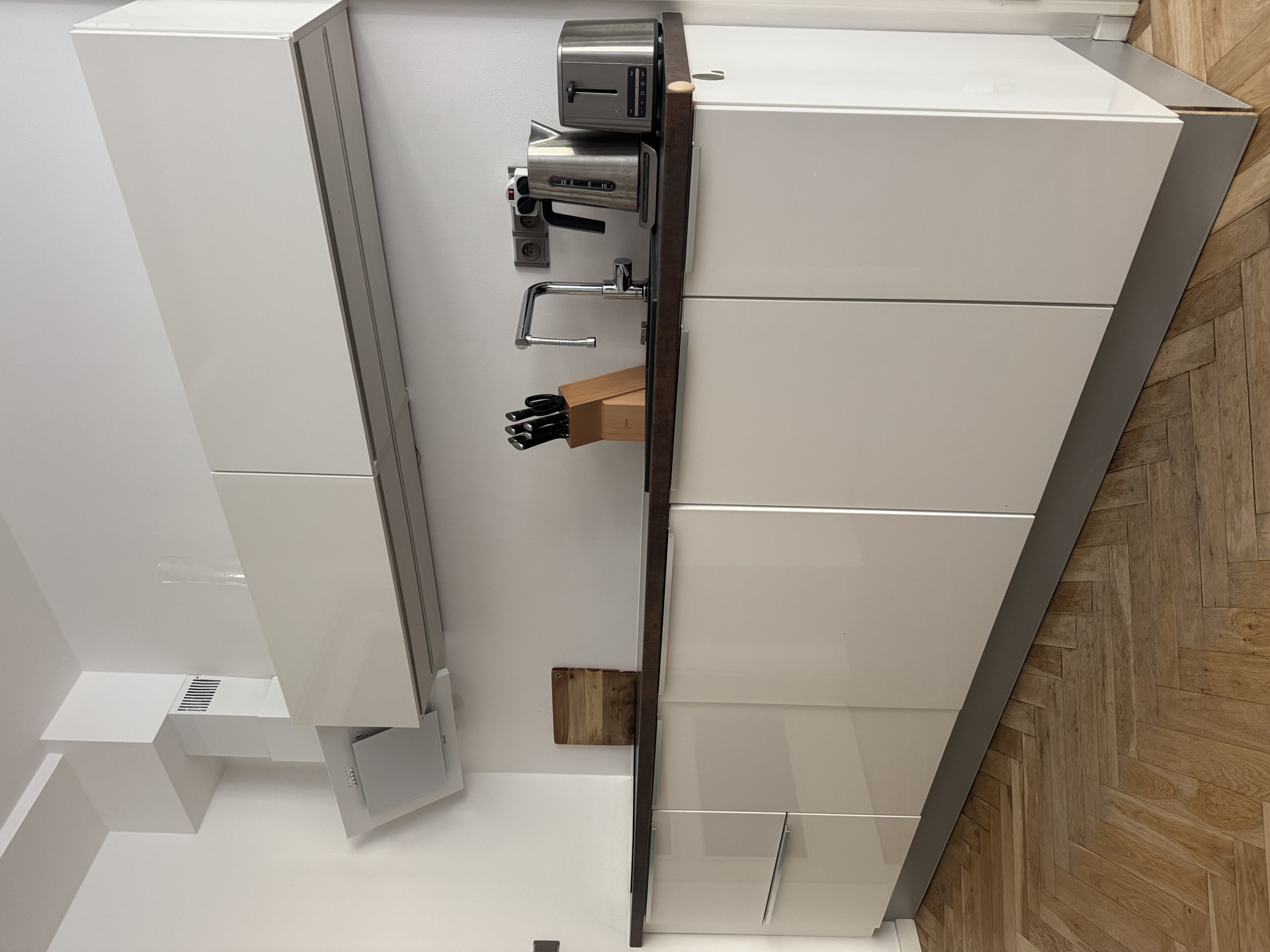 Kitchen cabinets and countertop