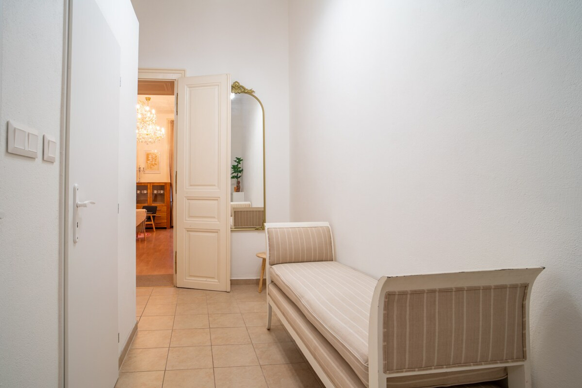 Living room image 1