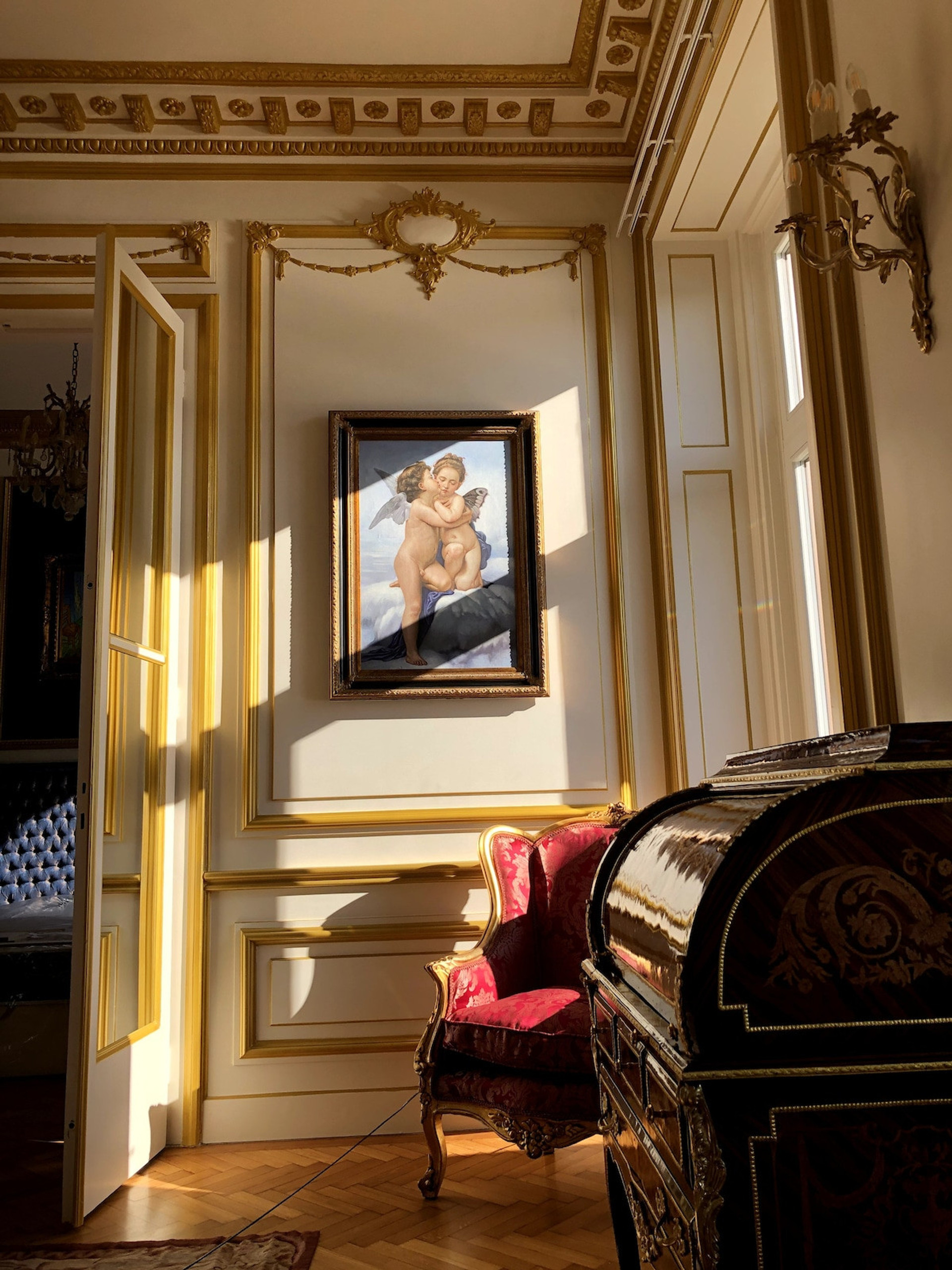 Living room image 6