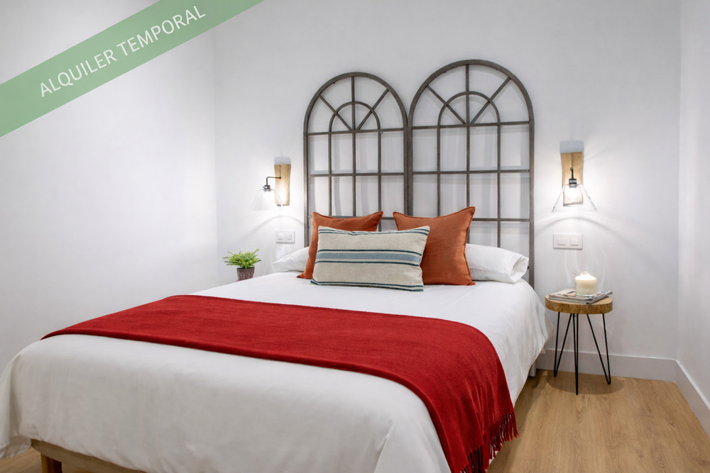 Cozy 2 bedroom apartment in the center of Madrid. preview