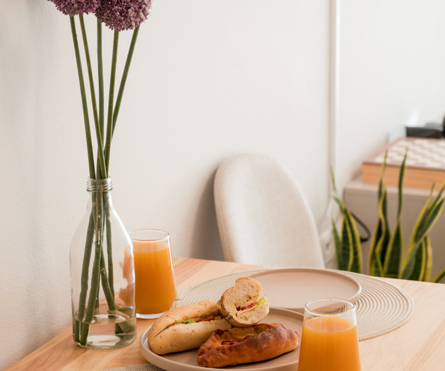 ATOM | Minimal Apartment with Parking & WiFi