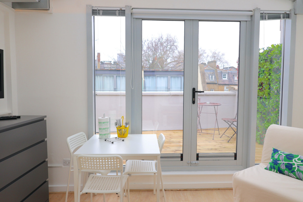 Angel - Top Floor Double Studio preview