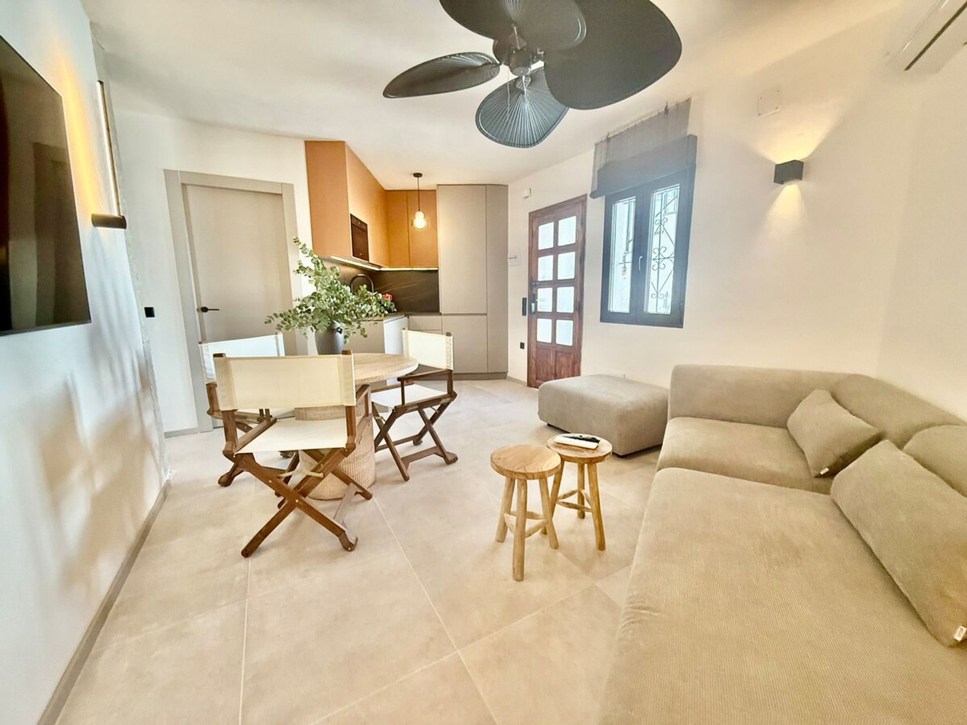 Living room image 2