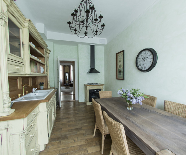 3-bedroom (3+1) - Apartment in Prague 2 district