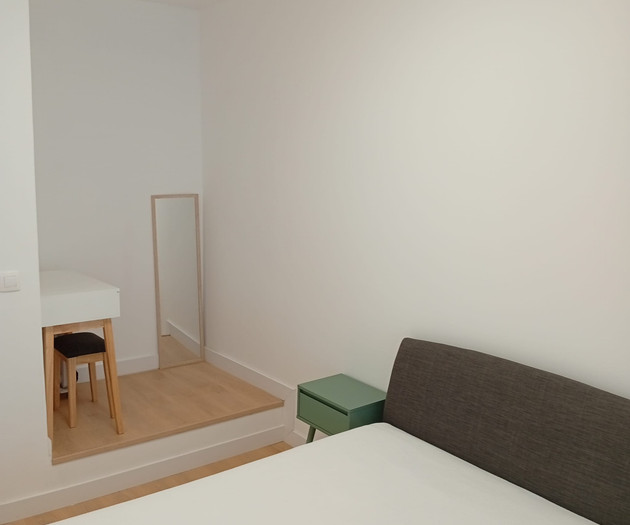 A casa é Solarenga sossegada e muito central.