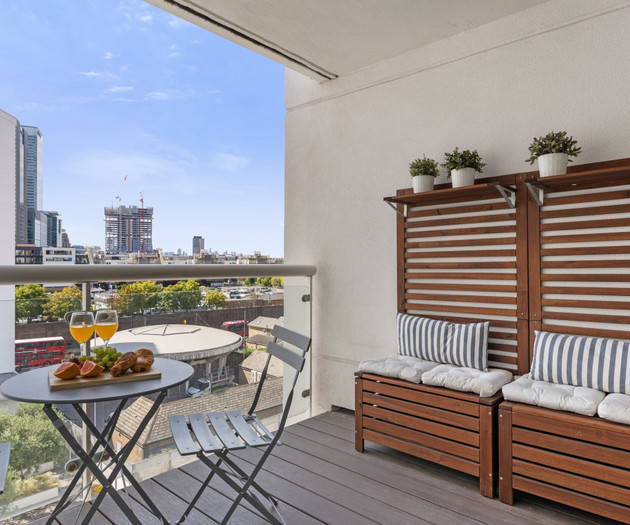 2BR 2B - Canary Wharf - River & O2 Views