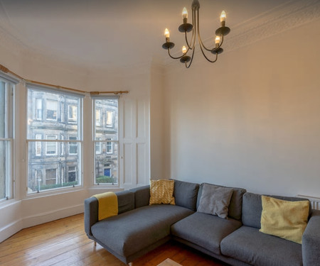 * High Ceiling 3bed Flat in Edinburgh*