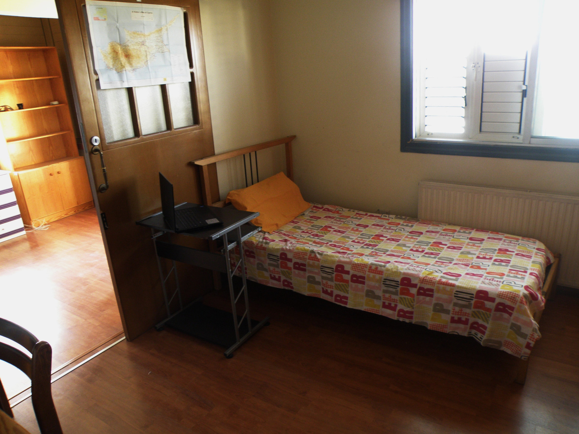 Room 2 Photo 2