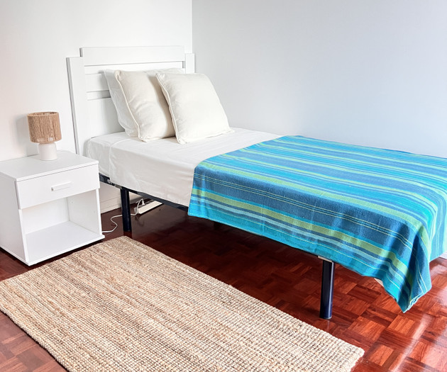 Cozy & Fully Furnished Ocean Blue Room in Lisbon