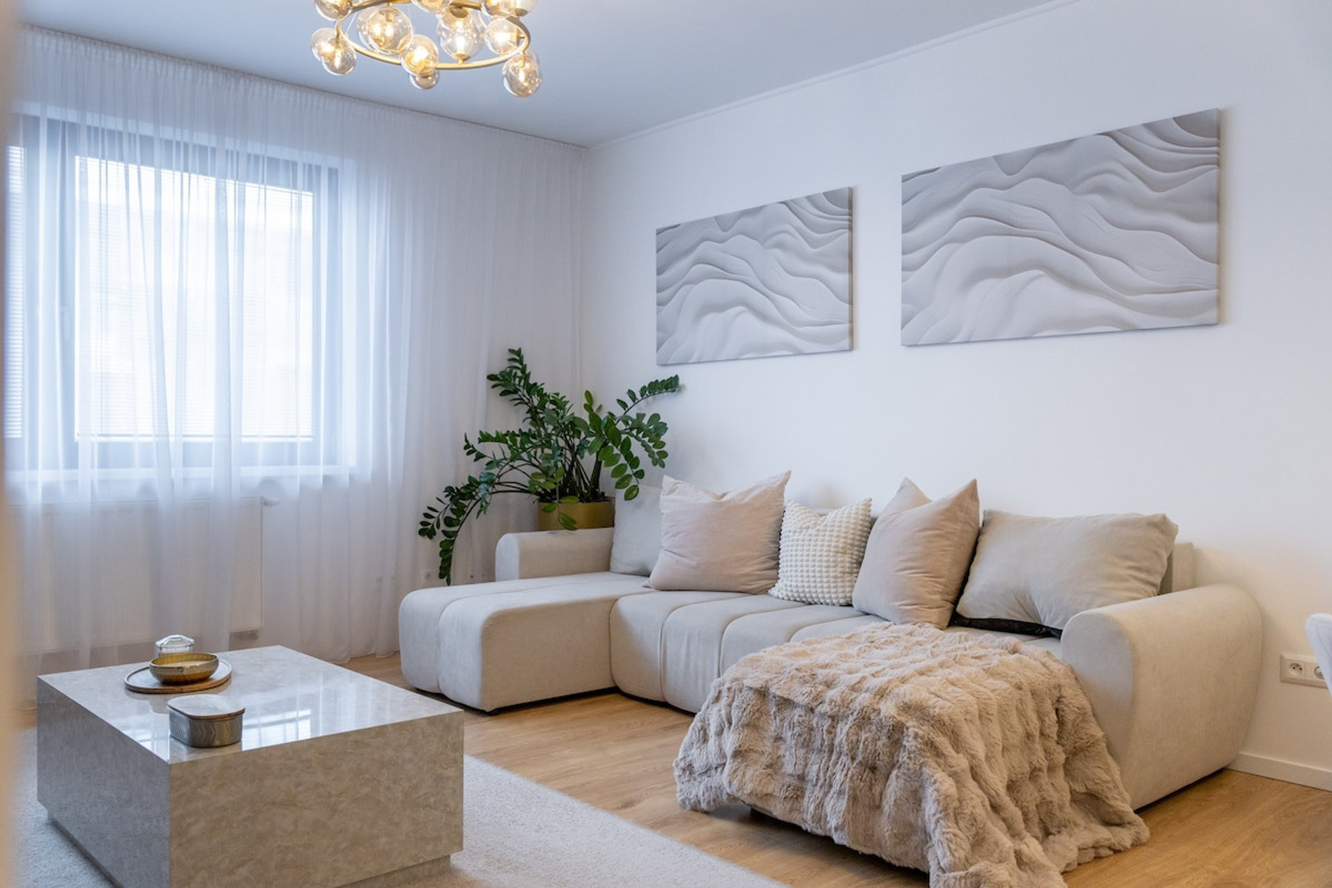 Living room image 4