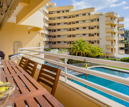 2BDR W/ Pool - 5min from beach by LovelyStay