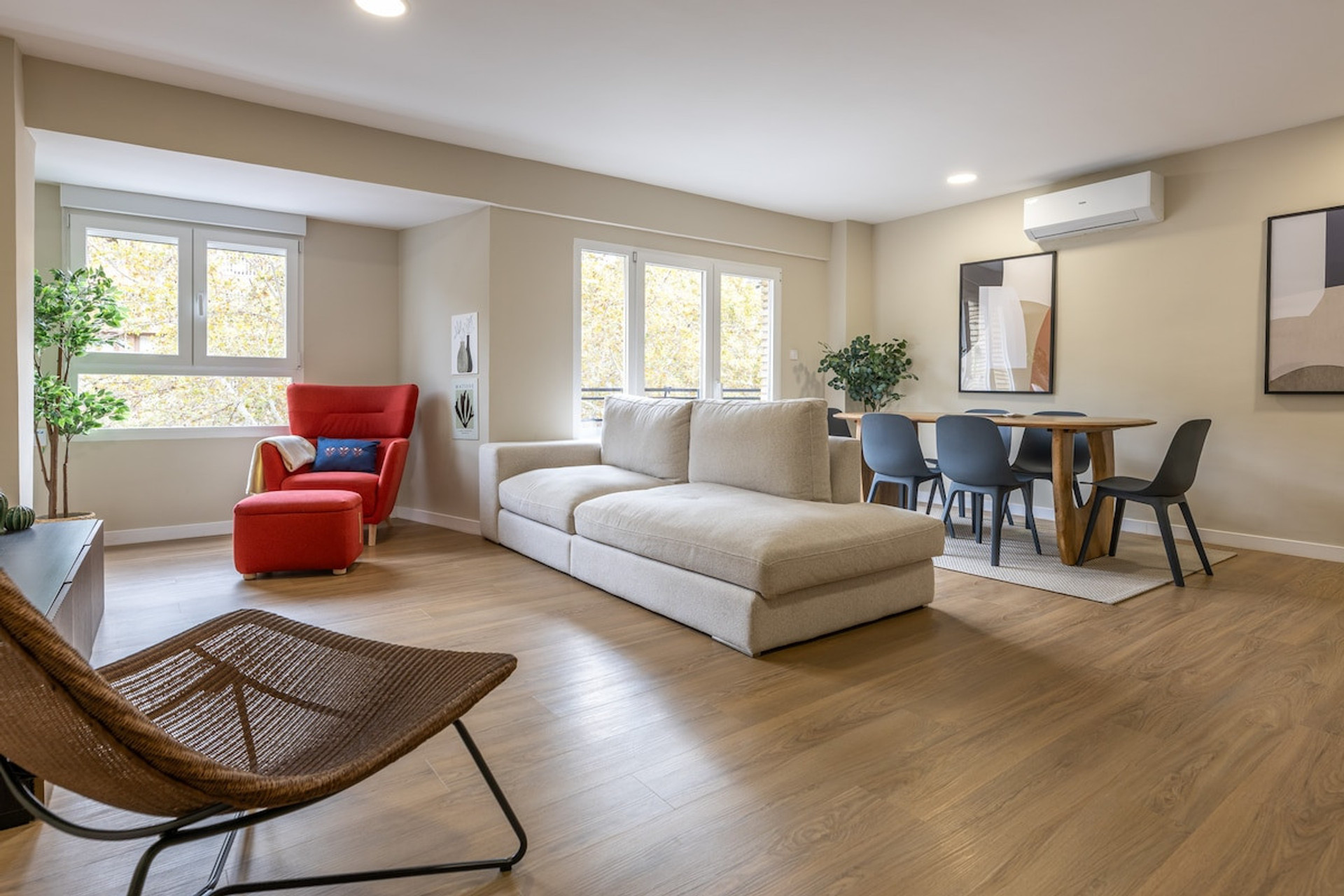 Living room image 1