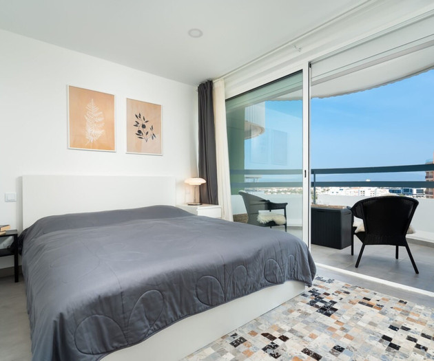 Vista Bonita - Modern apartment with ocean and mou