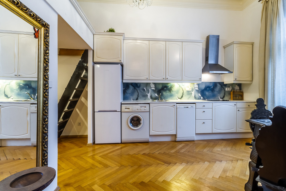 Art noveau flat in the heart of Prague preview