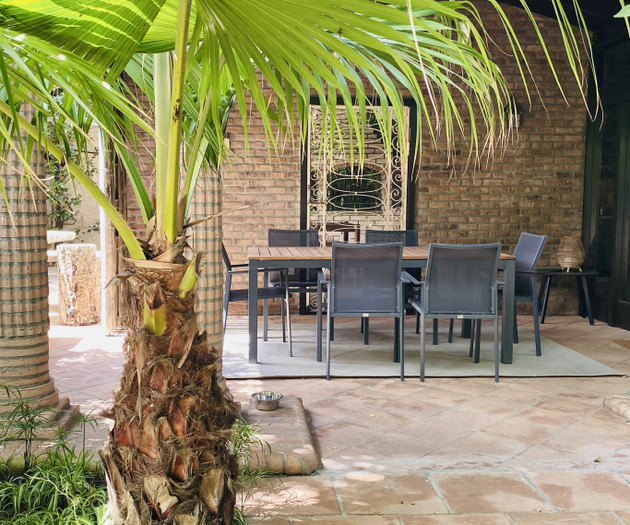 Oasis with pool, horses & fast Wi-Fi