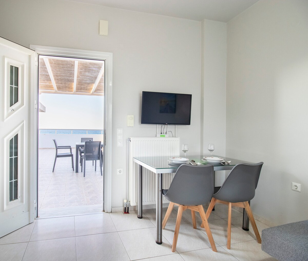 Comfy Beachside Apt with Seaview 2 preview
