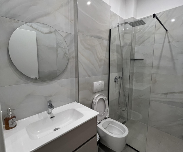 ECONOMY APARTMENT – 4 Min from the Beach!