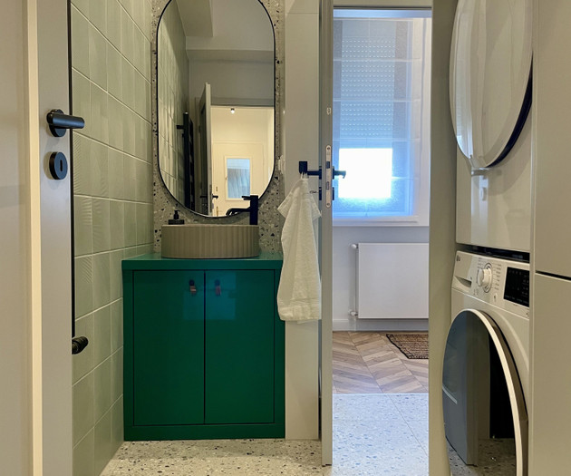Designer 2BR Apartment near Parliament