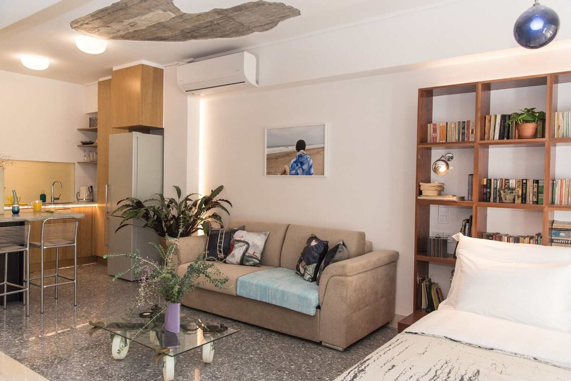 Living room image 5