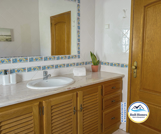 Villa Verde - 4 bedrooms, Marina view, pool & BBQ