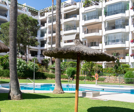 Beachfront flat in Mi Capricho. Marbella