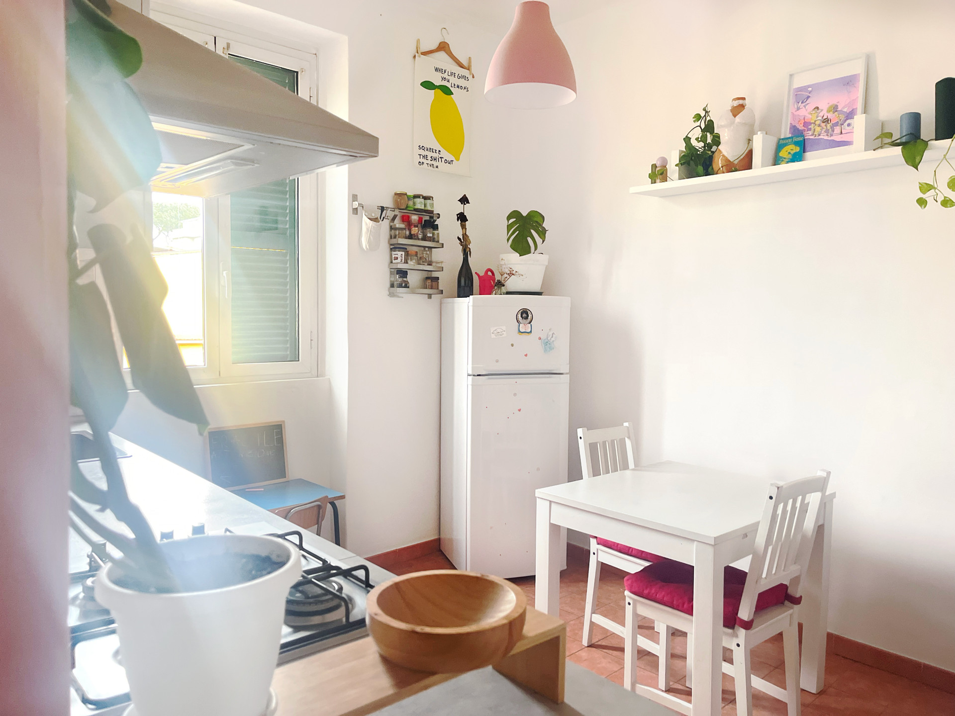 kitchen/bedroom with sofa-bed (bedroom 2), entrance view 