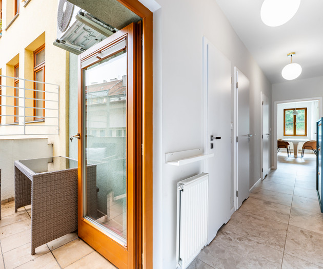 Two-bedrooms apartment with air-condition, balcony