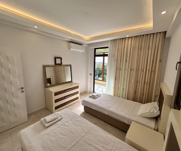 Spacious Villa with Beautiful View & Private Pool