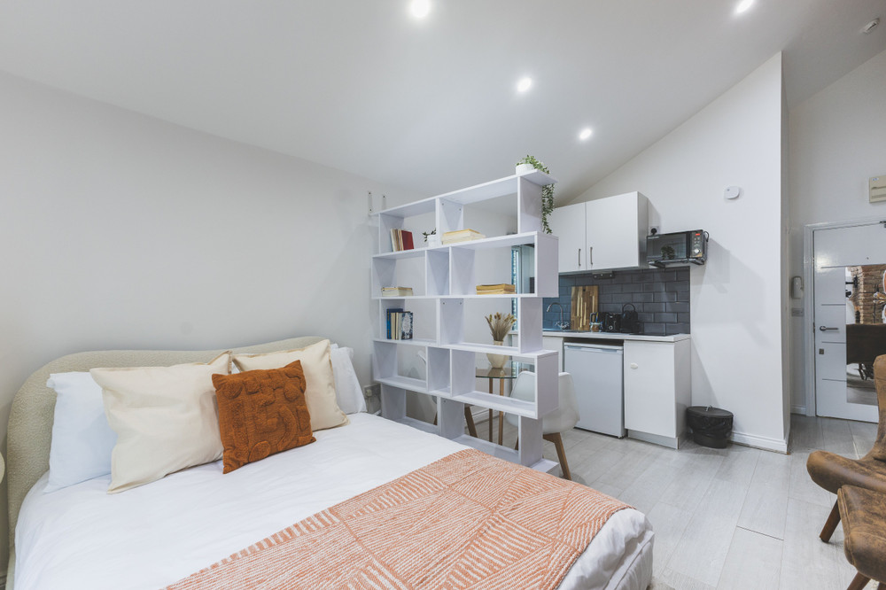 Spacious Cosy Studio Flat Kilburn 03 preview