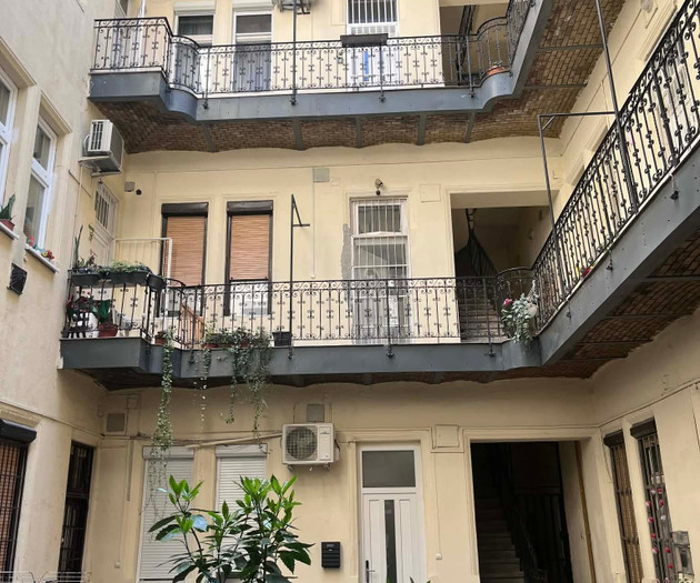 Newly renovated studio flat, District VII