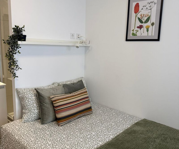Double bedroom with private bathroom
