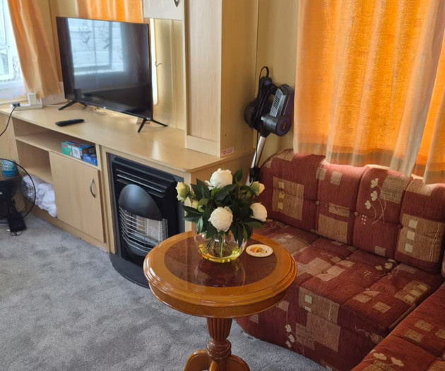 Cozy 2 Bedroom Place | Free Parking | Pet Friendly